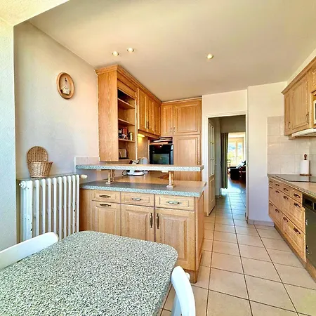 A Avec Balcon, Garage, Proche Centre Historique Et - Fr-1-432-49 דירה *